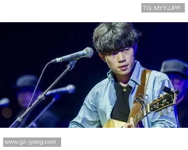 我喜欢的足球明星竟然也会唱歌他的音乐才华让我惊喜不已