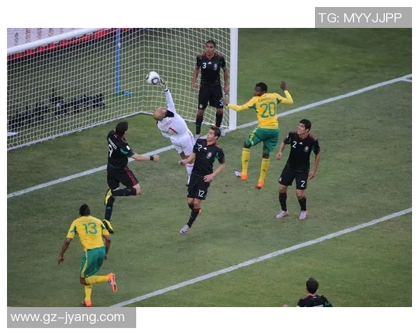 拼接足球明星壁纸打造个性化家居空间让你的生活充满激情与活力