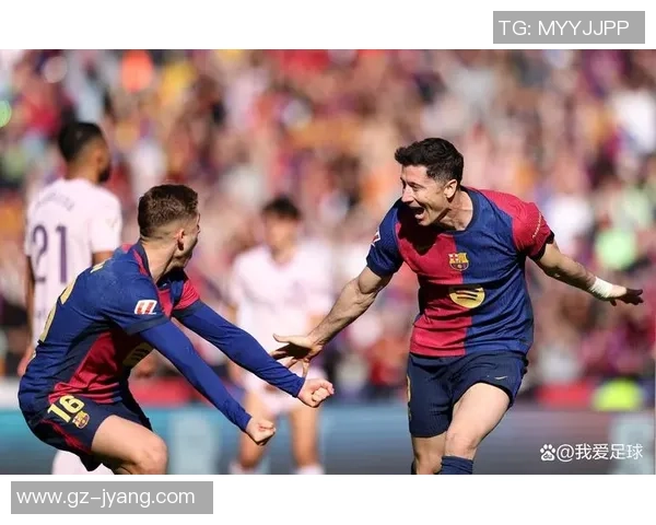 探秘3号著名足球明星的职业生涯与场外生活的精彩瞬间